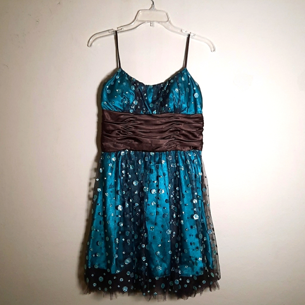 Short elegant dress.